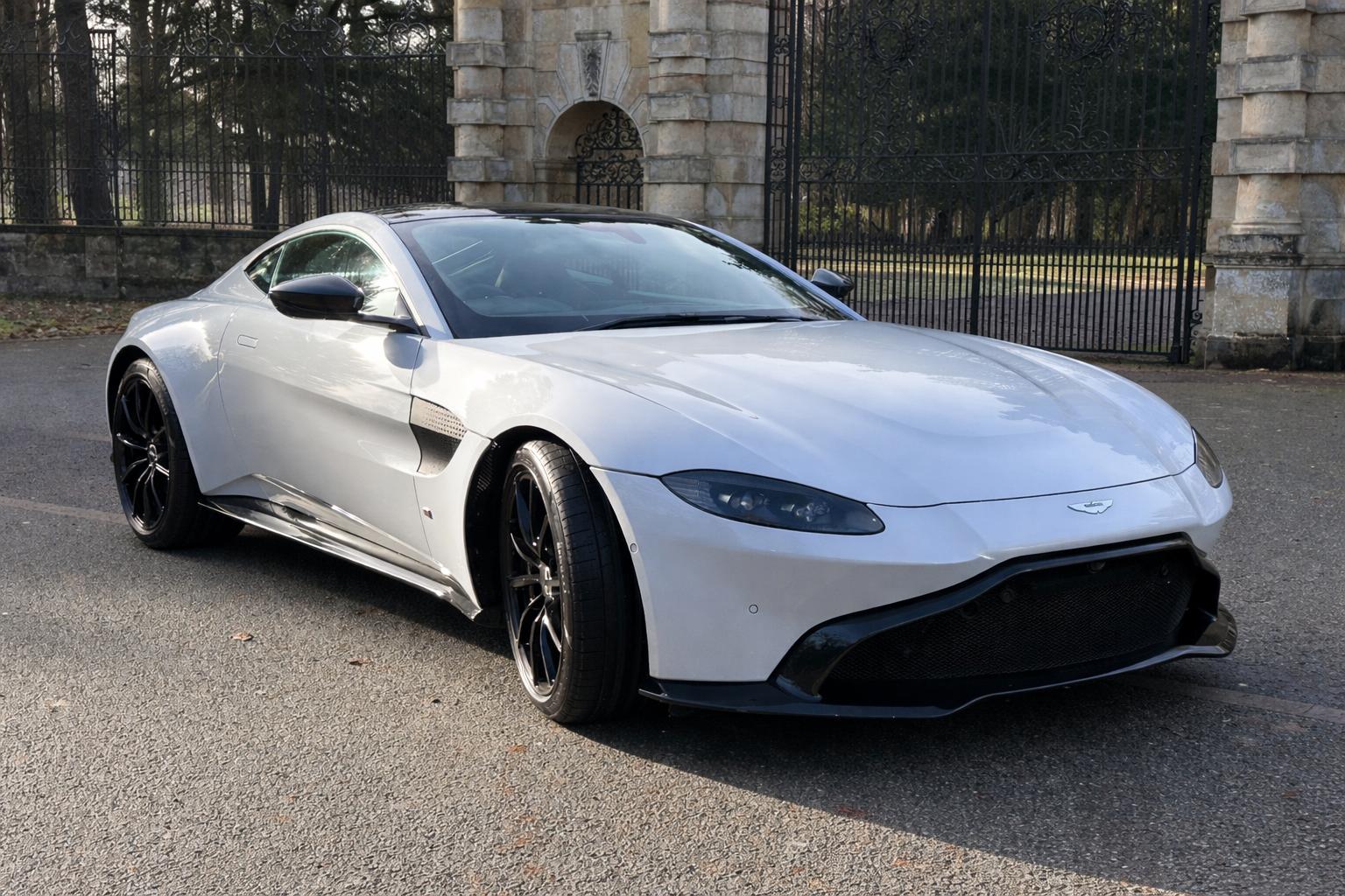 Aston Martin Vantage